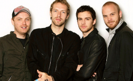 Вокалист Coldplay спел песню Linkin Park на своем концерте ВИДЕО