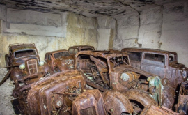 A găsit întro peşteră maşini clasice ascunse în Al IIlea Război Mondial FOTO