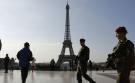Un nou atac la Paris mai mulți militari au fost loviți de un vehicul
