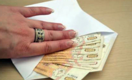 O companie din Moldova sancționată pentru salarii în plic