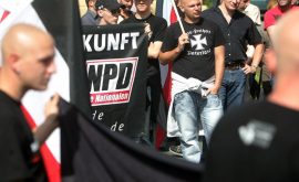 Politicieni berlinezi încearcă să oprească un marș neonazist