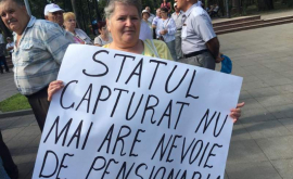 Uniunea Pensionarilor protestează în fața Parlamentului FOTO