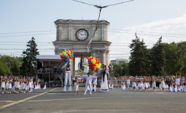 Яркий парад национального костюма прошёл в центре ВИДЕО
