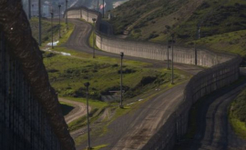 SUA vor construi prototipul unui perete la frontieră cu Mexicul