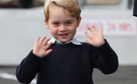 Prințul George în vîrstă de patru ani a început școala FOTO