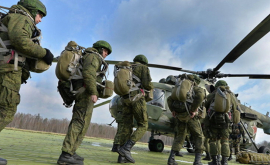 Armata rusă începe ample manevre militare la frontiera cu UE