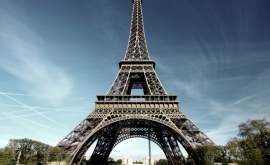 Gard de 25 metri pentru securizarea Turnului Eiffel