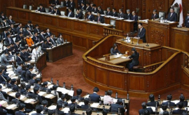 В Японии решили досрочно распустить парламент