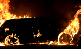 La Chişinău timp de o noapte au ars trei automobile