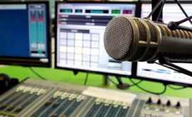 Radiodifuzorii obligați să difuzeze zilnic cel puțin 8 ore de produs autohton
