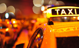 Locuitorii capitalei nemulţumiţi de serviciile companiilor de taxi 