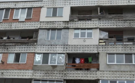 Un locuitor al capitalei a încercat să sară de la etajul 9 al unui bloc 