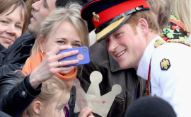 Regalitățile britanice nu au voie să facă fotografii de tip selfie