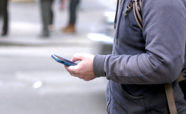 В каком городе штрафуют пешеходов увлеченных мобильныйми телефонами