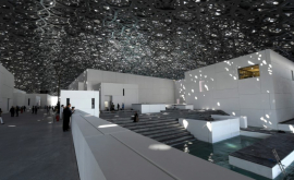 В ОАЭ открылся музей Лувр АбуДаби