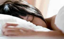 Lipsa somnului are aceleaşi efecte asupra creierului precum consumul de alcool