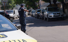 Şoferi de microbuze stopaţi şi sancţionaţi de poliţia capitalei VIDEO