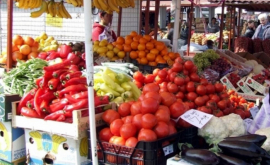 La piață legumele moldovenești sînt înlocuite cu cele de import