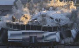 Cel mai mare stadion acoperit din lume făcut una cu pămîntul VIDEO