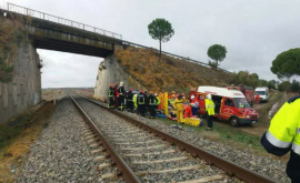 Un tren a deraiat în sudul Spaniei VIDEO