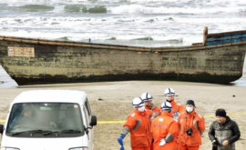 O navă fantomă cu opt schelete la bord a eşuat pe o plajă din Japonia