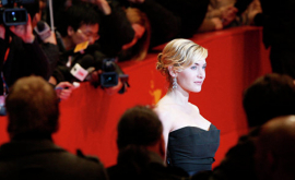 Titanic o nouă variantă Kate Winslet a reinterpretat o scenă celebră din film