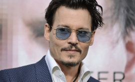 Acuzat de violență conjugală Johnny Depp este apărat de romanciera J K Rowling