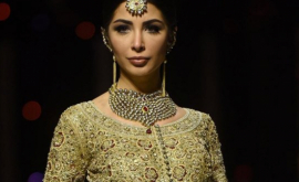 Cele mai preţioase rochii de mireasă prezentate la săptămîna modei în Pakistan