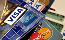 Ce riscă posesorii de carduri bancare în Moldova