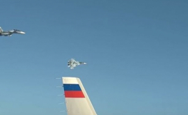 Avionul lui Putin escortat de două avioane de vînătoare în spaţiul aerian al Siriei VIDEO