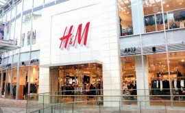 Sfîrşitul hainelor ieftine HM anunță că închide mai multe magazine