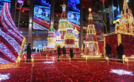 Москва нарядилась в праздничное одеяние ФОТОВИДЕО
