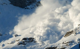 Atenţie turişti Risca mare de producere a avalanşelor în Munţii din România