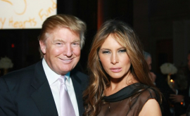 Donald și Melania Trump urează lumii sărbători fericite