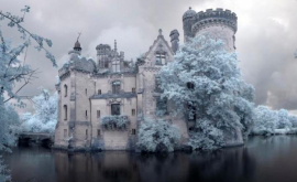 Un castel a fost cumpărat de 25000 de persoane