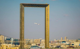 O nouă atracţie turistică în Dubai O ramă de aur de 150 metri înălțime