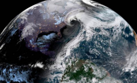 45 de grade în SUA Cum se vede din satelit ciclonulbombă
