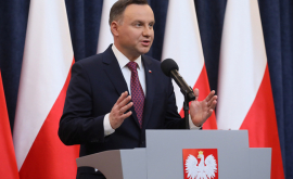 Президент Польши уволил нескольких министров в попытке смягчить ЕС