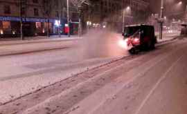 Forfotă mare în capitală din cauza zăpezii Indicația dată de Silvia Radu la prima oră