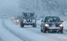 Vine zăpada Şoferii îndemnaţi săşi echipeze maşinile corespunzător