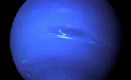 Furtuna imensă de pe Neptun se micşorează