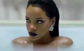 Rihanna a fost detronată de o găină