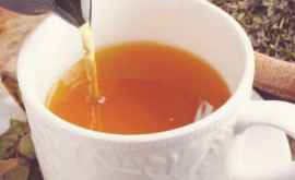 Ceaiul care curăţă ficatul după mesele cu mîncare grasă