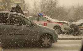 O mașină a carabinierilor implicată întrun accident rutier FOTO