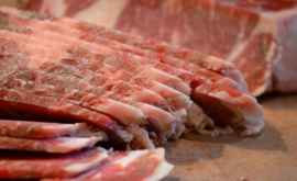 Около тонны просроченных полуфабрикатов нашли в цеху по переработке мяса