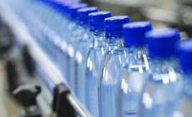 Alarmant Particule de plastic descoperite în sticle de apă îmbuteliată
