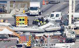 În Miami un pod pietonal sa prăbușit peste o autostradă cu șase benzi 