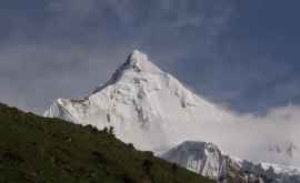 Gangkhar Puensum muntele pe care omul nu la putut cuceri FOTO