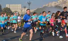 Mai mulți tineri au alergat pe un traseu în forma unui ou în cadrul maratonului pascal 