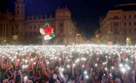 По какой причине десятки тысяч венгерцев вышли на протесты
